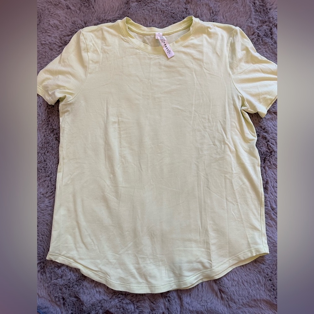 Lululemon every day tee sz 6